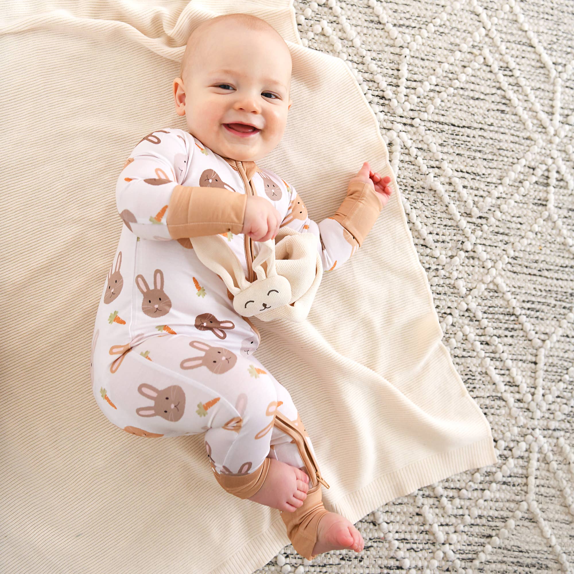 Noah ZIP Easter Bunny Bamboo 1-Piece 2way Zipper Baby Outfit: 6-12m