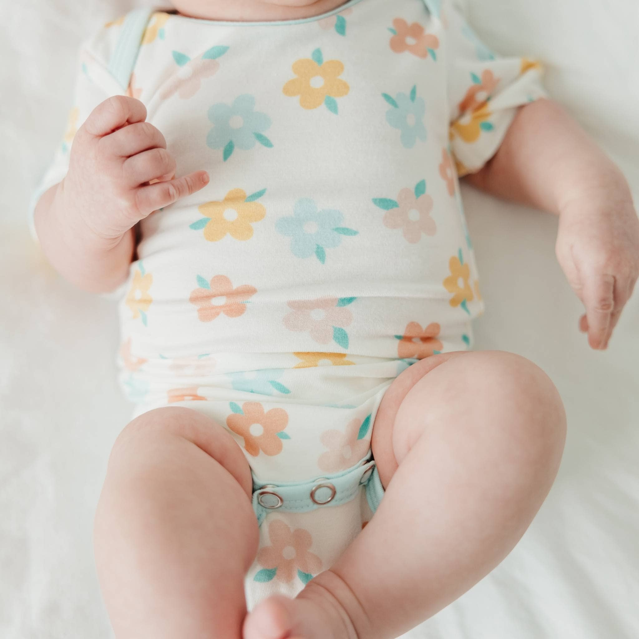 Short Sleeve Bodysuit - Daisy: 12-18 Months