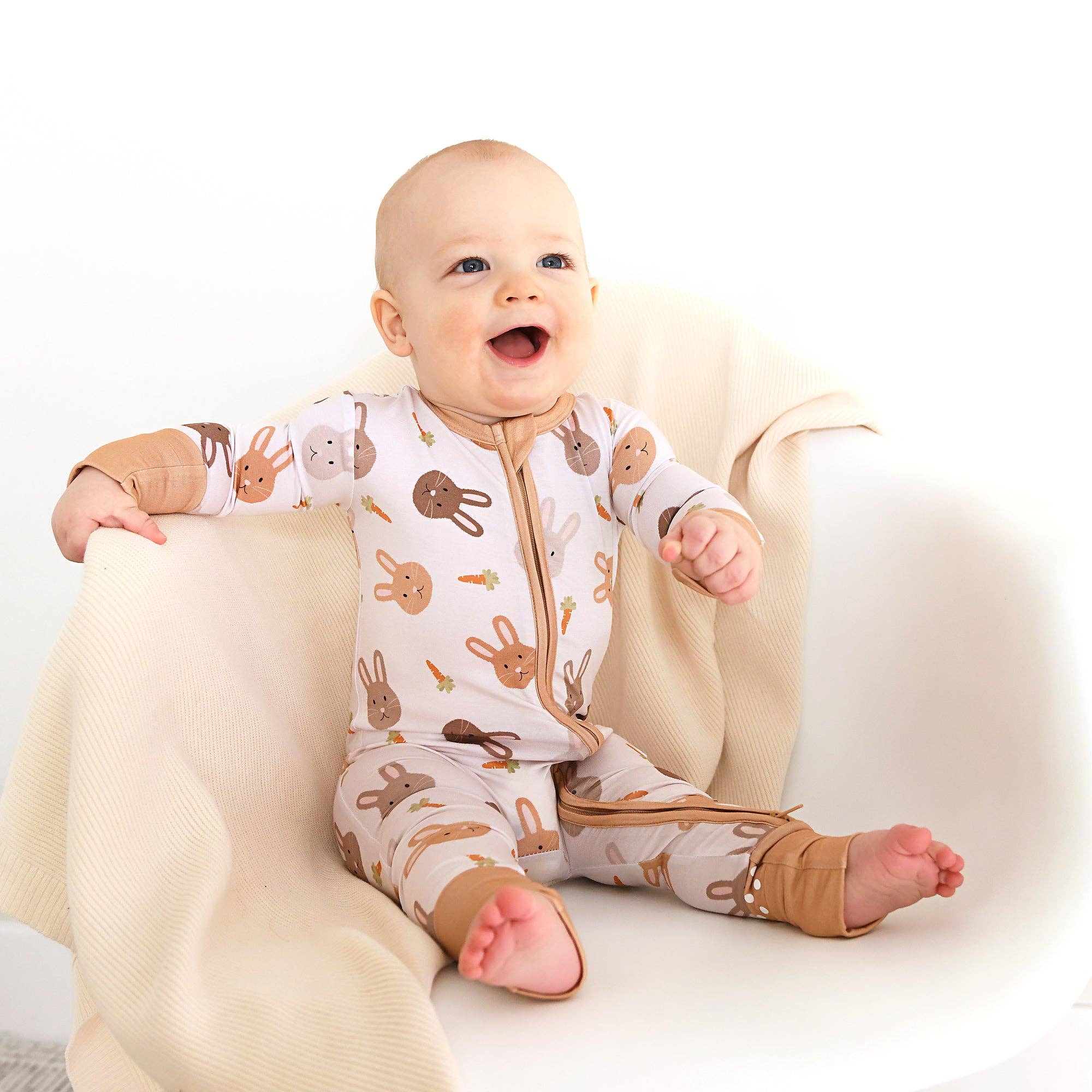 Noah ZIP Easter Bunny Bamboo 1-Piece 2way Zipper Baby Outfit: 0-3m