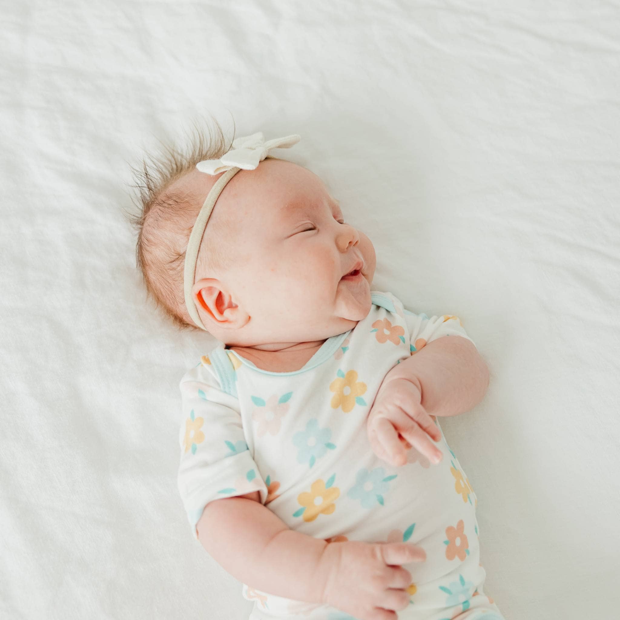 Short Sleeve Bodysuit - Daisy: 18-24 Months