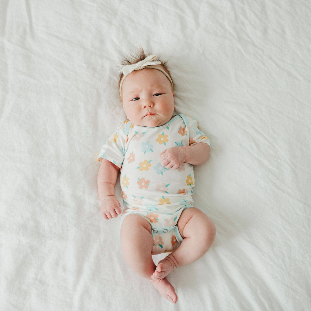 Short Sleeve Bodysuit - Daisy: 18-24 Months